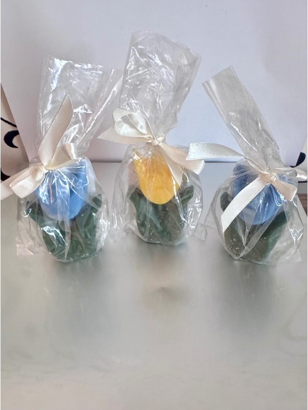 Set of 3 Decorative Flower Candles in Blue and Yellow